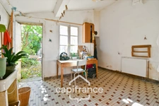 House for sale 6 rooms SAINT JEAN D'ANGELY (17), TOWN CENTER, with garden and outbuildings