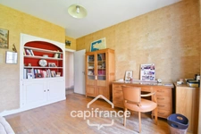 Maison PLAIN PIED  à vendre 6 pièces SAINT JEAN D'ANGELY (17) avec jardin clos et garage