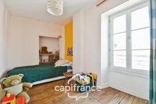 House for sale 6 rooms SAINT JEAN D'ANGELY (17), TOWN CENTER, with garden and outbuildings