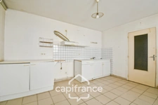 House for sale 3 rooms with garage in SAINT JEAN D'ANGELY (17)