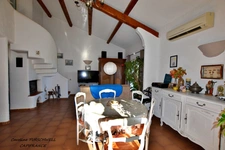BESSE SUR ISSOLE (83) - SUPERB PROPERTY - 3 BEDROOM HOUSE - POTENTIAL - 1 GARAGE OF 20M² AND 1 OF 116M² - HUGE FLAT PLOT OF 10750M²