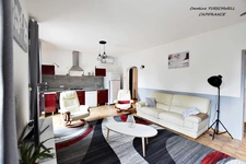 CUERS - PROVENCAL MAS STYLE VILLA 7 ROOMS INCLUDING 4 BEDROOMS AND 1 OFFICE - HUGE GARAGE - LARGE STORAGE - LANDSCAPED GARDEN 2272 M² WITH SWIMMING POOL, JACUZZI AND POOL HOUSE