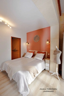 CUERS - PROVENCAL MAS STYLE VILLA 7 ROOMS INCLUDING 4 BEDROOMS AND 1 OFFICE - HUGE GARAGE - LARGE STORAGE - LANDSCAPED GARDEN 2272 M² WITH SWIMMING POOL, JACUZZI AND POOL HOUSE