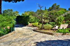 CAVALAIRE SUR MER (83) - PROPRIETE UNE MAISON DE 205 M² (EN 2 APPARTEMENTS) + T2 DE 33 M² - PISCINE AU SEL - TERRAIN DE 1500 M² CLOS ET PAYSAGE - 