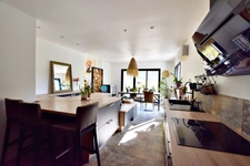 SOLLIES TOUCAS (83) - FAVORITE HOUSE OF 150 M² WITH 6 ROOMS - STUNNING VIEW - UNUSUAL, BRIGHT AND QUIET