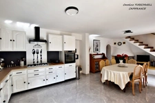 CUERS - PROVENCAL MAS STYLE VILLA 7 ROOMS INCLUDING 4 BEDROOMS AND 1 OFFICE - HUGE GARAGE - LARGE STORAGE - LANDSCAPED GARDEN 2272 M² WITH SWIMMING POOL, JACUZZI AND POOL HOUSE