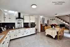 CUERS - PROVENCAL MAS STYLE VILLA 7 ROOMS INCLUDING 4 BEDROOMS AND 1 OFFICE - HUGE GARAGE - LARGE STORAGE - LANDSCAPED GARDEN 2272 M² WITH SWIMMING POOL, JACUZZI AND POOL HOUSE