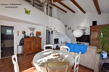 BESSE SUR ISSOLE (83) - SUPERB PROPERTY - 3 BEDROOM HOUSE - POTENTIAL - 1 GARAGE OF 20M² AND 1 OF 116M² - HUGE FLAT PLOT OF 10750M²
