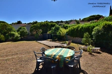 CAVALAIRE SUR MER (83) - PROPRIETE UNE MAISON DE 205 M² (EN 2 APPARTEMENTS) + T2 DE 33 M² - PISCINE AU SEL - TERRAIN DE 1500 M² CLOS ET PAYSAGE - 