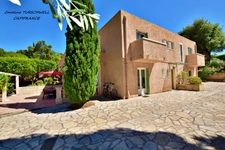 CAVALAIRE SUR MER (83) - PROPRIETE UNE MAISON DE 205 M² (EN 2 APPARTEMENTS) + T2 DE 33 M² - PISCINE AU SEL - TERRAIN DE 1500 M² CLOS ET PAYSAGE - 