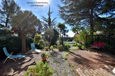 CUERS - PROVENCAL MAS STYLE VILLA 7 ROOMS INCLUDING 4 BEDROOMS AND 1 OFFICE - HUGE GARAGE - LARGE STORAGE - LANDSCAPED GARDEN 2272 M² WITH SWIMMING POOL, JACUZZI AND POOL HOUSE