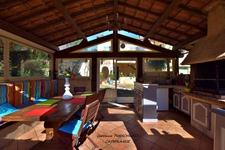 CUERS - PROVENCAL MAS STYLE VILLA 7 ROOMS INCLUDING 4 BEDROOMS AND 1 OFFICE - HUGE GARAGE - LARGE STORAGE - LANDSCAPED GARDEN 2272 M² WITH SWIMMING POOL, JACUZZI AND POOL HOUSE