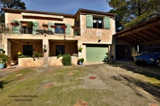 CUERS - PROVENCAL MAS STYLE VILLA 7 ROOMS INCLUDING 4 BEDROOMS AND 1 OFFICE - HUGE GARAGE - LARGE STORAGE - LANDSCAPED GARDEN 2272 M² WITH SWIMMING POOL, JACUZZI AND POOL HOUSE