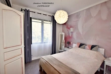CUERS - PROVENCAL MAS STYLE VILLA 7 ROOMS INCLUDING 4 BEDROOMS AND 1 OFFICE - HUGE GARAGE - LARGE STORAGE - LANDSCAPED GARDEN 2272 M² WITH SWIMMING POOL, JACUZZI AND POOL HOUSE