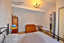 BESSE SUR ISSOLE (83) - SUPERB PROPERTY - 3 BEDROOM HOUSE - POTENTIAL - 1 GARAGE OF 20M² AND 1 OF 116M² - HUGE FLAT PLOT OF 10750M²
