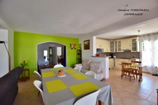 CAVALAIRE SUR MER (83) - PROPRIETE UNE MAISON DE 205 M² (EN 2 APPARTEMENTS) + T2 DE 33 M² - PISCINE AU SEL - TERRAIN DE 1500 M² CLOS ET PAYSAGE - 