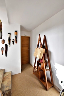 SOLLIES TOUCAS (83) - MAISON COUP DE COEUR DE 150 M² 6 PIECES - VUE IMPRENABLE - ATYPIQUE LUMINEUSE ET AU CALME