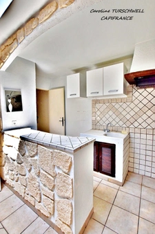SOLLIES TOUCAS (83) - IMMEUBLE/MAISON DE VILLAGE DE 2 APPARTEMENTS + 1 LOCAL