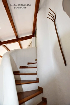 BESSE SUR ISSOLE (83) - SUPERB PROPERTY - 3 BEDROOM HOUSE - POTENTIAL - 1 GARAGE OF 20M² AND 1 OF 116M² - HUGE FLAT PLOT OF 10750M²