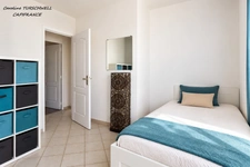 ROCBARON (83) - TRES JOLIE MAISON DE PLAIN PIED SUR 700 M² - 3 CHAMBRES - GRAND GARAGE - 2 CABANONS EN DUR