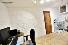 CUERS - PROVENCAL MAS STYLE VILLA 7 ROOMS INCLUDING 4 BEDROOMS AND 1 OFFICE - HUGE GARAGE - LARGE STORAGE - LANDSCAPED GARDEN 2272 M² WITH SWIMMING POOL, JACUZZI AND POOL HOUSE
