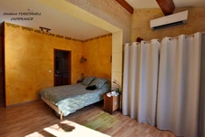 CUERS - VILLA STYLE MAS PROVENCAL 7 PIECES DONT 4 CHAMBRES ET 1 BUREAU - IMMENSE GARAGE - GRANDE REMISE - JARDIN PAYSAGE 2272 M² AVEC PISCINE, JACUZZI ET POOL HOUSE