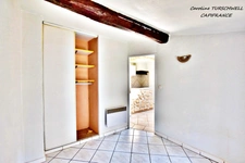 SOLLIES TOUCAS (83) - IMMEUBLE/MAISON DE VILLAGE DE 2 APPARTEMENTS + 1 LOCAL