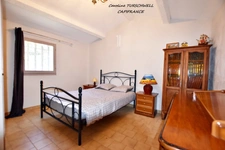 BESSE SUR ISSOLE (83) - SUPERB PROPERTY - 3 BEDROOM HOUSE - POTENTIAL - 1 GARAGE OF 20M² AND 1 OF 116M² - HUGE FLAT PLOT OF 10750M²