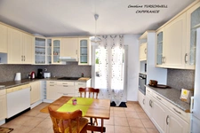 CAVALAIRE SUR MER (83) - PROPRIETE UNE MAISON DE 205 M² (EN 2 APPARTEMENTS) + T2 DE 33 M² - PISCINE AU SEL - TERRAIN DE 1500 M² CLOS ET PAYSAGE - 