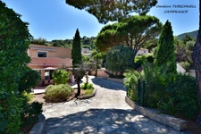 CAVALAIRE SUR MER (83) - PROPRIETE UNE MAISON DE 205 M² (EN 2 APPARTEMENTS) + T2 DE 33 M² - PISCINE AU SEL - TERRAIN DE 1500 M² CLOS ET PAYSAGE - 