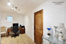 CUERS - PROVENCAL MAS STYLE VILLA 7 ROOMS INCLUDING 4 BEDROOMS AND 1 OFFICE - HUGE GARAGE - LARGE STORAGE - LANDSCAPED GARDEN 2272 M² WITH SWIMMING POOL, JACUZZI AND POOL HOUSE