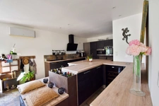 SOLLIES TOUCAS (83) - FAVORITE HOUSE OF 150 M² WITH 6 ROOMS - STUNNING VIEW - UNUSUAL, BRIGHT AND QUIET