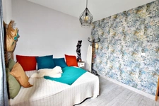 SOLLIES TOUCAS (83) - FAVORITE HOUSE OF 150 M² WITH 6 ROOMS - STUNNING VIEW - UNUSUAL, BRIGHT AND QUIET
