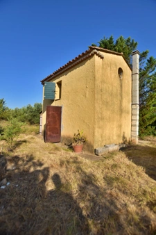 PUGET VILLE (83) - CABANON DE 32M² SUR PARCELLE DE 5748M²