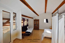 BESSE SUR ISSOLE (83) - SUPERB PROPERTY - 3 BEDROOM HOUSE - POTENTIAL - 1 GARAGE OF 20M² AND 1 OF 116M² - HUGE FLAT PLOT OF 10750M²