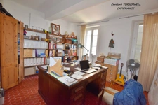 CUERS (83) - IMMEUBLE DE VILLAGE A VISITER SANS TARDER
