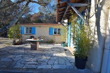 BESSE SUR ISSOLE (83) - SUPERB PROPERTY - 3 BEDROOM HOUSE - POTENTIAL - 1 GARAGE OF 20M² AND 1 OF 116M² - HUGE FLAT PLOT OF 10750M²