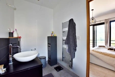 SOLLIES TOUCAS (83) - FAVORITE HOUSE OF 150 M² WITH 6 ROOMS - STUNNING VIEW - UNUSUAL, BRIGHT AND QUIET