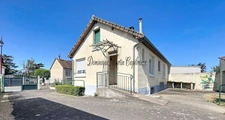 Maison à vendre 4 pièces LHOMME (72)-Maison de plain-pied à réinventer – Petit prix, emplacement idéal au cœur de Lhomme !