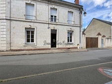 LA CHARTRE-SUR-LE-LOIR – Maison de caractère 118 m² | Jardin, dépendance, parking privé, 5 chambres