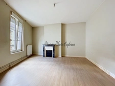 LA CHARTRE-SUR-LE-LOIR – Maison de caractère 118 m² | Jardin, dépendance, parking privé, 5 chambres