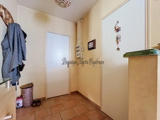 Immeuble à vendre LA CHARTRE-SUR-LE-LOIR (72)MMEUBLE DE RAPPORT – COMMERCE + 2 APPARTEMENTS 