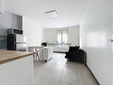 A vendre, Immeuble de rapport, LA CHARTRE SUR LE LOIR (72)- 5 appartements - 2 studios- 4 caves- Parking terrain 662m²