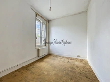 LA CHARTRE-SUR-LE-LOIR – Maison de caractère 118 m² | Jardin, dépendance, parking privé, 5 chambres