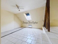 Immeuble à vendre LA CHARTRE-SUR-LE-LOIR (72)MMEUBLE DE RAPPORT – COMMERCE + 2 APPARTEMENTS 