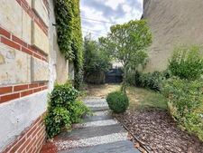 PONCÉ-SUR-LE-LOIR (72340)– 4 CHAMBRES, ESPACE INDÉPENDANT, GARAGE ET DÉPENDANCE- JARDIN – PRÊTE À VIVRE