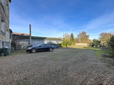 A vendre, Immeuble de rapport, LA CHARTRE SUR LE LOIR (72)- 5 appartements - 2 studios- 4 caves- Parking terrain 662m²