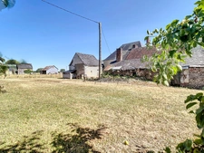  proche de LHOMME (Dpt 72),Maison à vendre 3 pièces - grenier-2 granges- 1 dépendance-1 atelier- 1 garage- terrain de 1910m²- puits