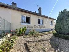 Maison à vendre 4 pièces LHOMME (72)-Maison de plain-pied à réinventer – Petit prix, emplacement idéal au cœur de Lhomme !