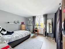 A vendre, Immeuble de rapport, LA CHARTRE SUR LE LOIR (72)- 5 appartements - 2 studios- 4 caves- Parking terrain 662m²
